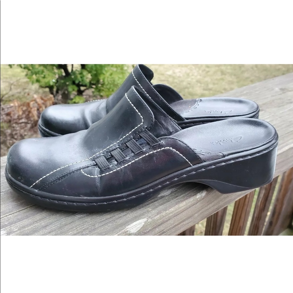 Clarks Clogs Black Leather Mules Lattice